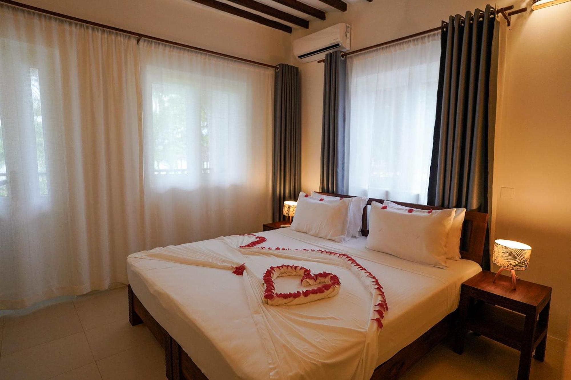 Manolo Beach Resort Làng Làng Uroa Phòng bức ảnh